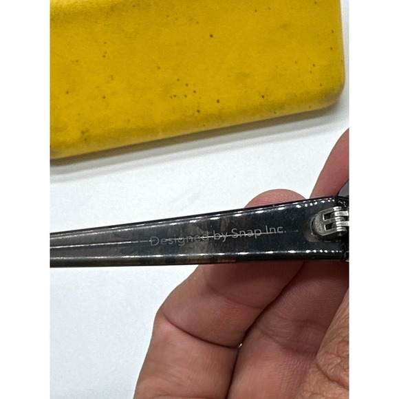 Snapchat Spectacles 2.0 Sunglasses Black with Case - Designed By Snap Inc - Picture 6 of 7